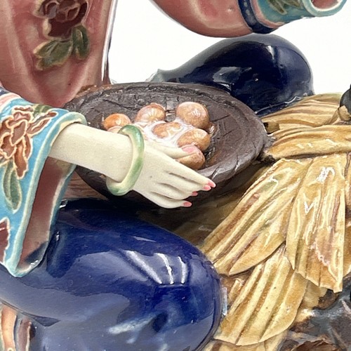 VTG 8.5" Chinese Porcelain ShiWan Belle Woman With Chickens Holding Egg Figurine - Picture 8 of 24