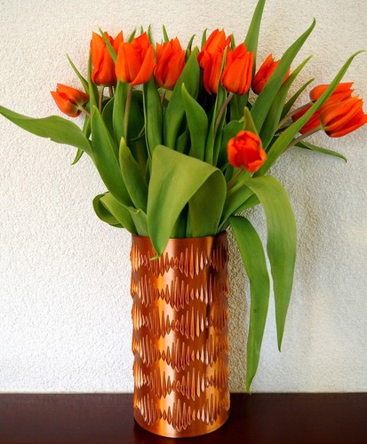 Light refracting vase with Art deco pattern, beautiful house warming decoration - Picture 8 of 10