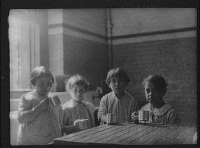 Jewish charities activities involving children,organizations,A Genthe,1931 1