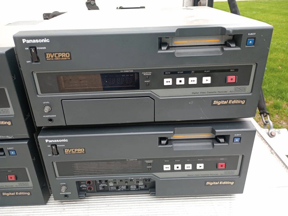 4 松下 DVCPRO 数字编辑视频磁带录音机 AJ-D650P ~POWERS UP — 第 4/4 张图片