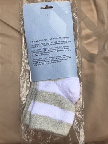 Soft & Cozy Luxury Aloe Infused Socks (2 Pair) Color: Pewter (Gray/Green) - Picture 2 of 6