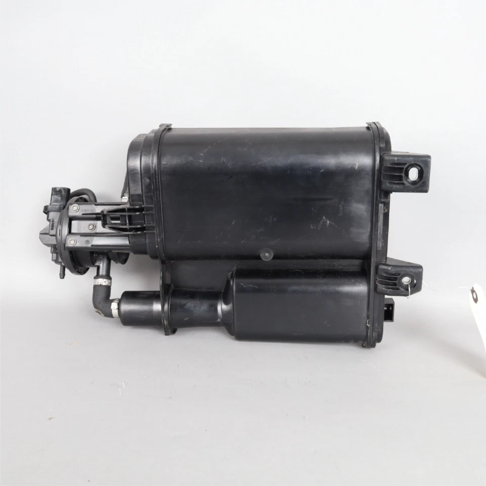 Volkswagen CC 2009-2012 bote de carbón de vapor de combustible 3C0201797D fabricante de equipos originales usado Foto 2 de 4