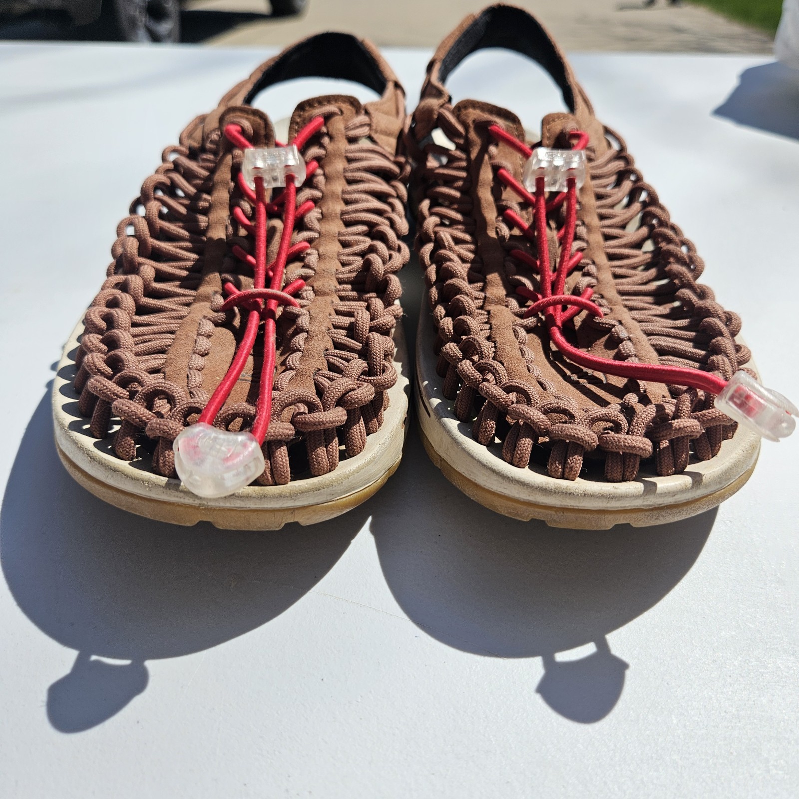 Sandali Keen Uneek uomo taglia 8 rosso marrone corda elastica corda barca scarpe acqua