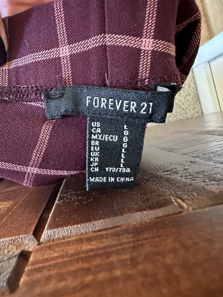 Pantalón de vestir Forever 21 pierna recta a cuadros con cintura elástica Foto 2 de 2