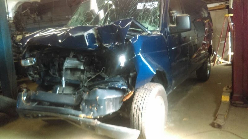 Ford E350SD 2013 furgoneta colector de escape conductor 8-330 5,4 litros con válvula EGR  Foto 4 de 4