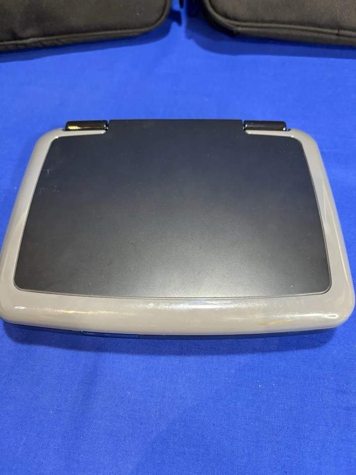 RCA DRC99371EB Portable 2 DVD Players 7” Screen DRC99371ES Rechargeable **READ** - Image 4 of 4