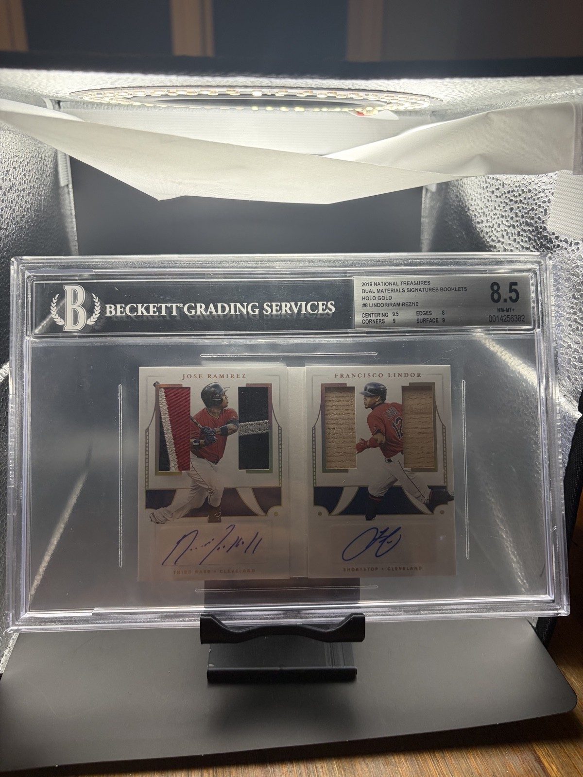 2019 National Treasures Auto Booklets Francisco Lindor Jose Ramirez BGS 8.5 /10