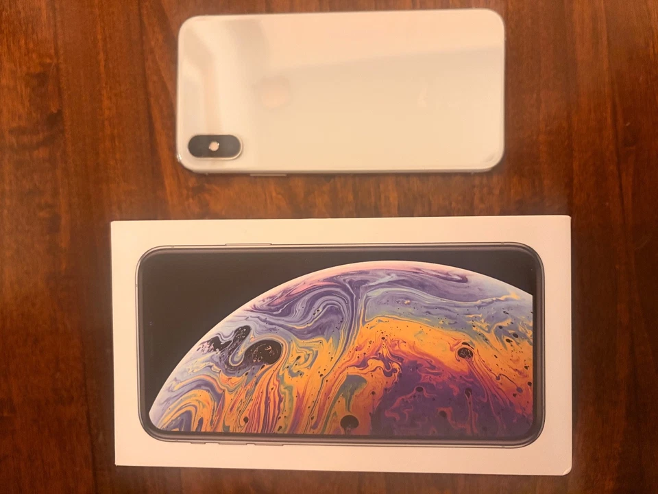 Apple iPhone XS - 64GB - Argento (Sbloccato) - Immagine 2 di 4