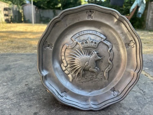 SUPERB 19thC HERALDIC FRENCH PEWTER PLATE WITH THE KING LOUIS XII EMBLEM c1880s