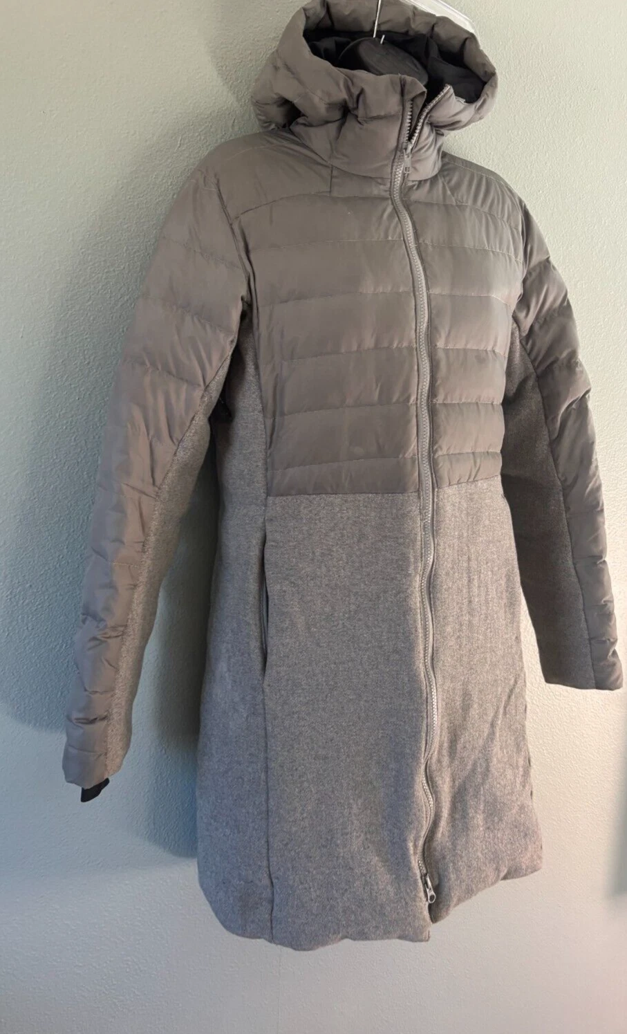 burton puffer hooded zip front pockets vents jacket