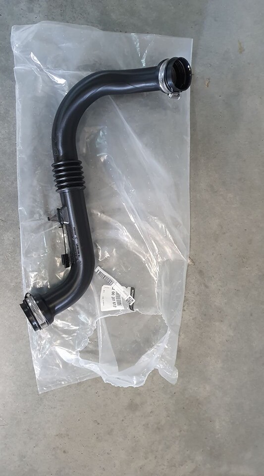Durite de turbo pour réparer fuite air Renault Megane 2 diesel 1.9 dCi entretien mécanique 2002-2008