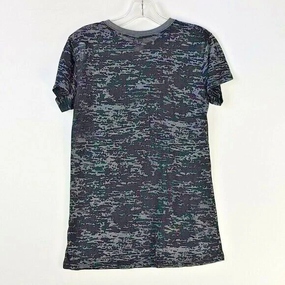 Camiseta para mujer Cruel Girl talla pequeña desgastada negra morada estampado Foto 2 de 4