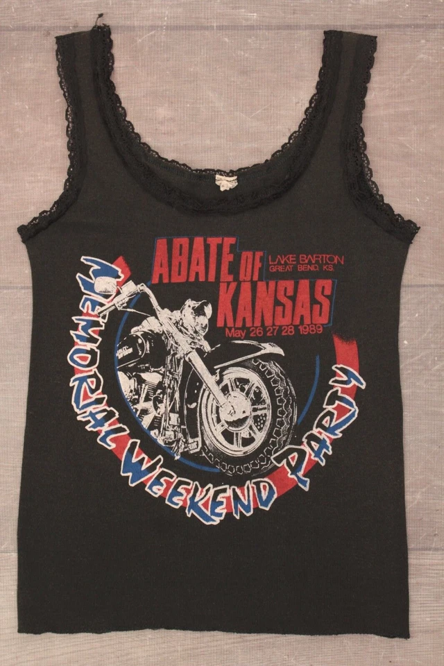 Regata/camisa vintage feminina anos 80 preta Harley motociclista acabamento em renda P/M década de 1980 ABATE - Imagem 3 de 4