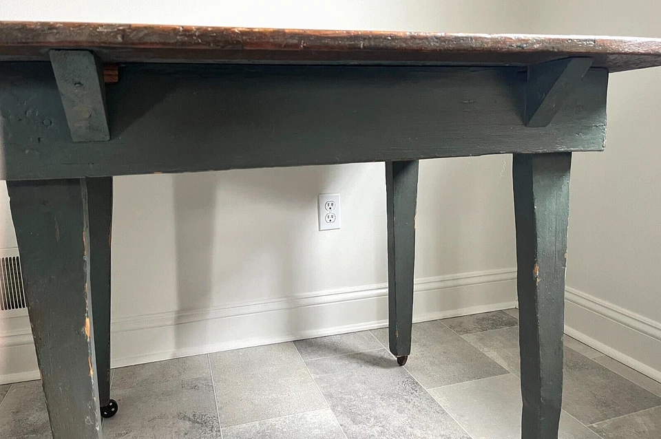 ANTIGUA MESA DE TRABAJO AGRÍCOLA PRIMITIVA AMERICANA DEL SIGLO XIX EXFOLIANTE PINTURA AZUL ANTIGUA PINO Foto 3 de 4