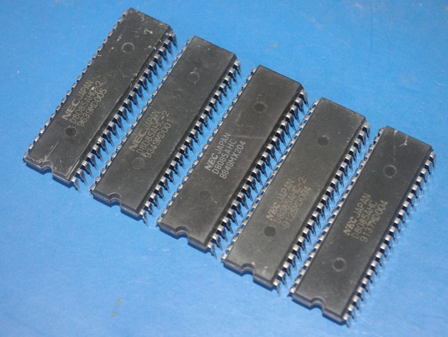 D8085AHC 8bit CPU - NEC - DIP40 - softwarekompatibel zu Intel 8008 und 8080 D8085AHC 8bit CPU - NEC - DIP40 - softwarekompatibel zu Intel 8008 und 8080