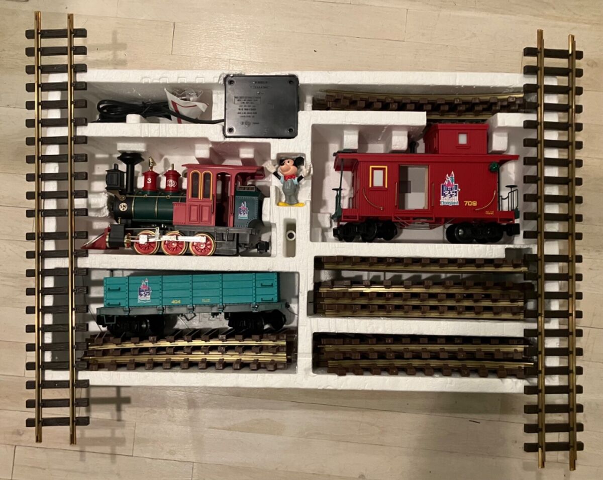 Lionel G Scale Disneyland 35th Anniversary Train Set 8-81007 Lionel G Scale Disneyland 35th Anniversary Train Set 8-81007