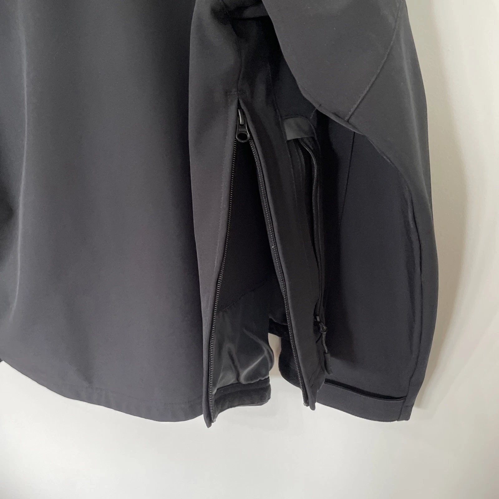 SOG Tactical Softshell Jacket Men's L Black Water Resistant Utility Outerwear image 6