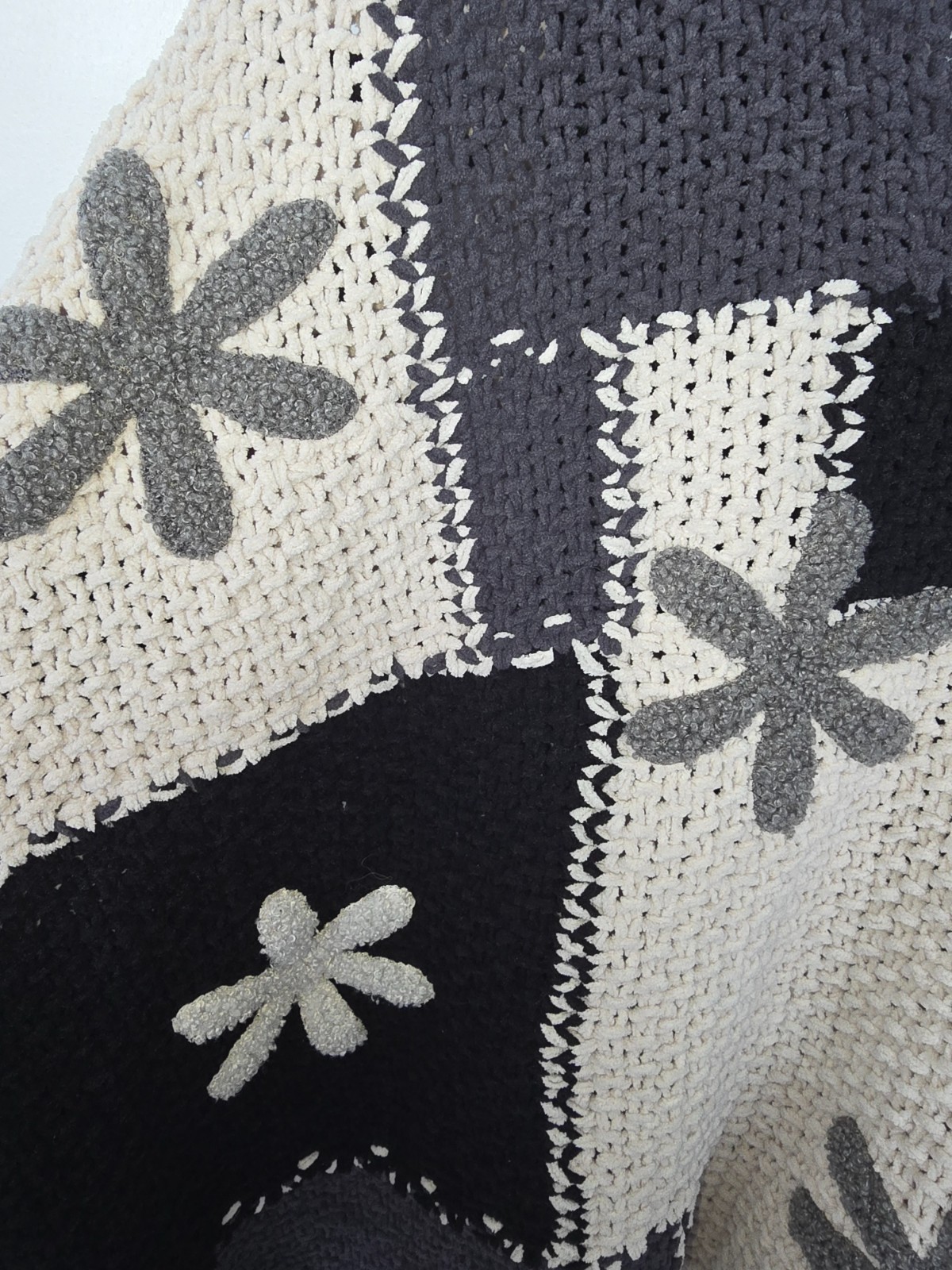 POL oversized patchwork floral stylish black and … - image 3