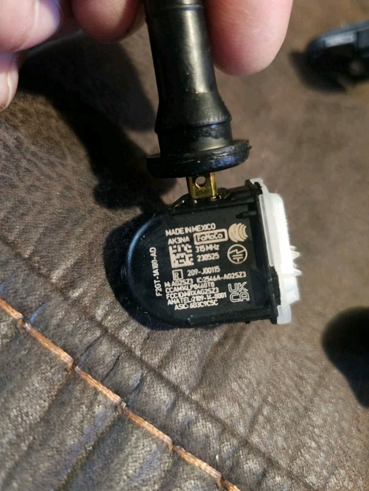 Complete Set of 4 Genuine OEM Ford TPMS Tire Pressure Sensors Kit F2GT-1A180-AD - Image 4 of 4