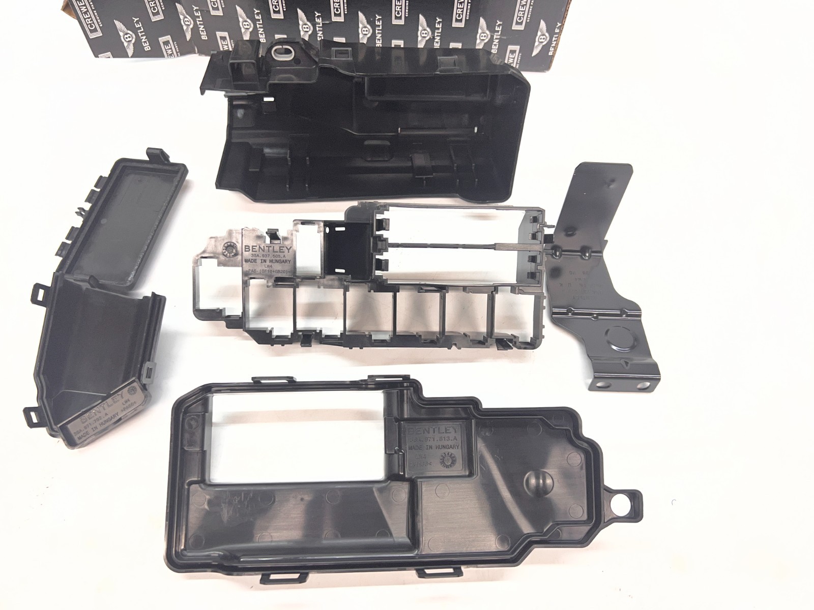 BENTLEY NEW CONTINENTAL FUSE BOX BRACKETS OEM 3SA937556A 2019-2026
