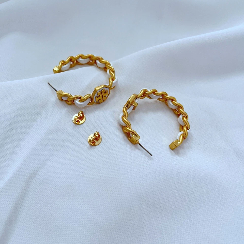 NOVO Brincos de Argola com Logotipo Tory Burch Ouro Branco Corrente Designer Joias - Imagem 4 de 4
