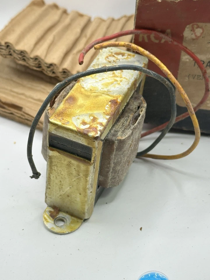 Transformador de oscilación vertical NOS RCA 104877 para TV de tubo vintage Foto 3 de 4