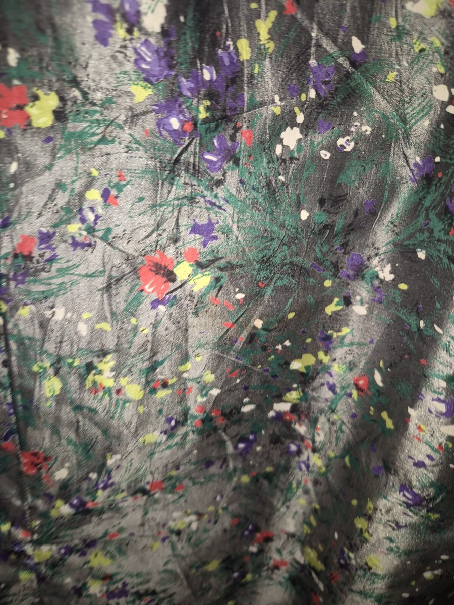 Robe Vintage Années 50 En Satin De Soie Et Acétate - Taille 40 (M) - Longueur 108 Cm - Vert Avec Motif Fleurs Abstrait - Très Bon état