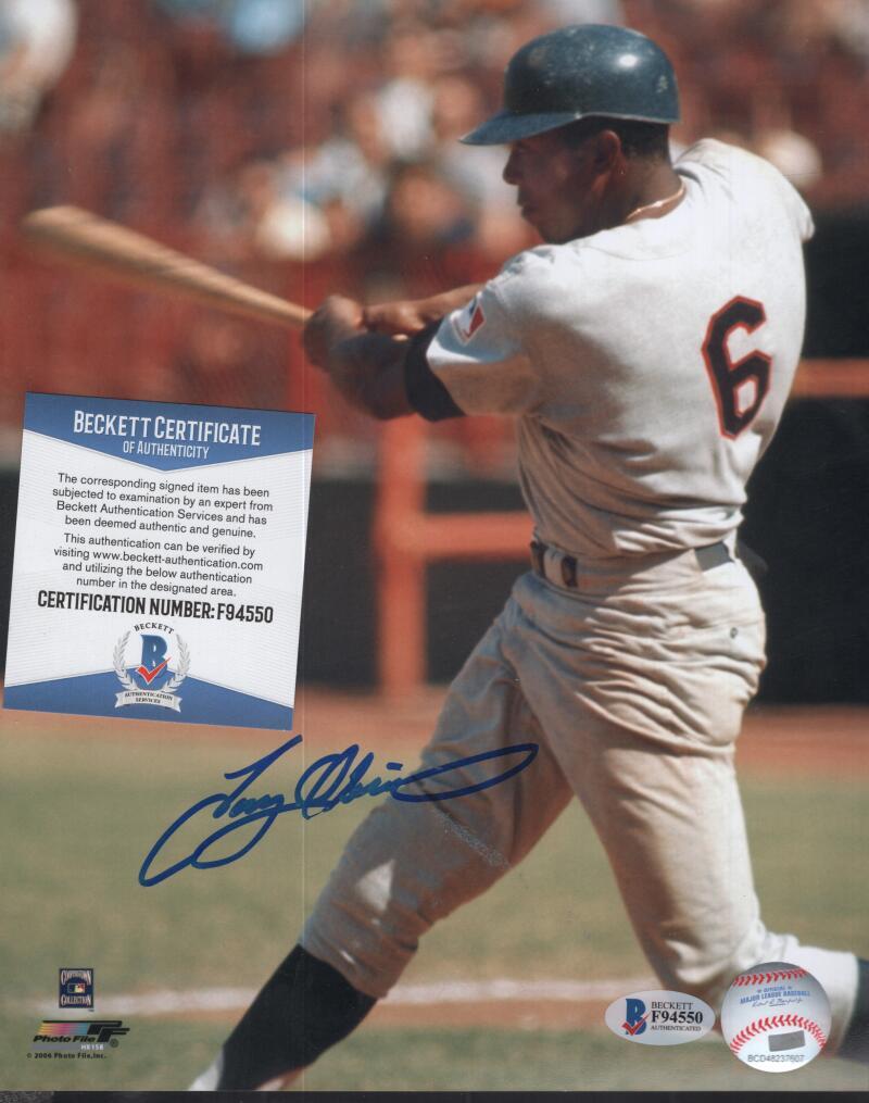 TONY OLIVA MINNESOTA TWINS SIGNED AUTOGRAPHED 8X10 PHOTO BECKETT F94550 