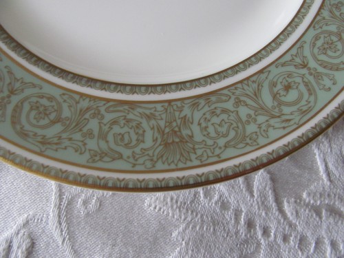 Royal Doulton English Renaissance-Gold Scrolls on Green- Bread Plates-Set of 6 - Picture 2 of 6