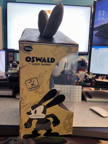 2007 Oswald the Lucky Rabbit - Disneystore - Plush Microfiber - posable ears - Picture 3 of 5