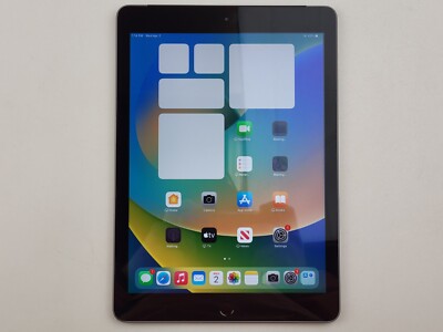 Apple iPad (5th Gen.) (A1823) 32GB, Wi-Fi + 4G (Unlocked) 9.7'' Tablet - J8918