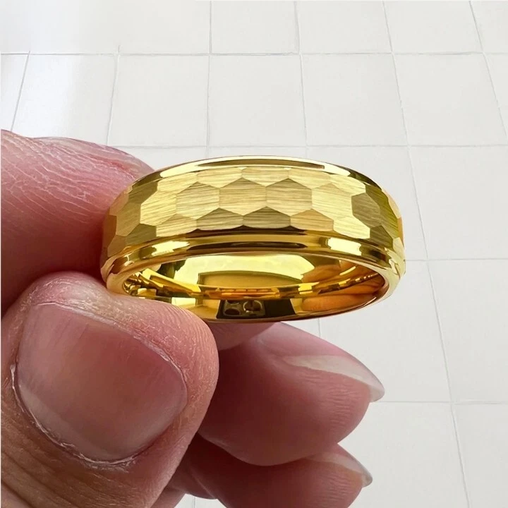 Anillo de carburo de tungsteno con bordes escalonados martillados de 6 mm banda hombres mujeres anillo de tungsteno Foto 4 de 4