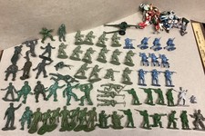 Lot Of 70 Pieces Used Vintage Marx U.S Army Plastic Toy Soldiers