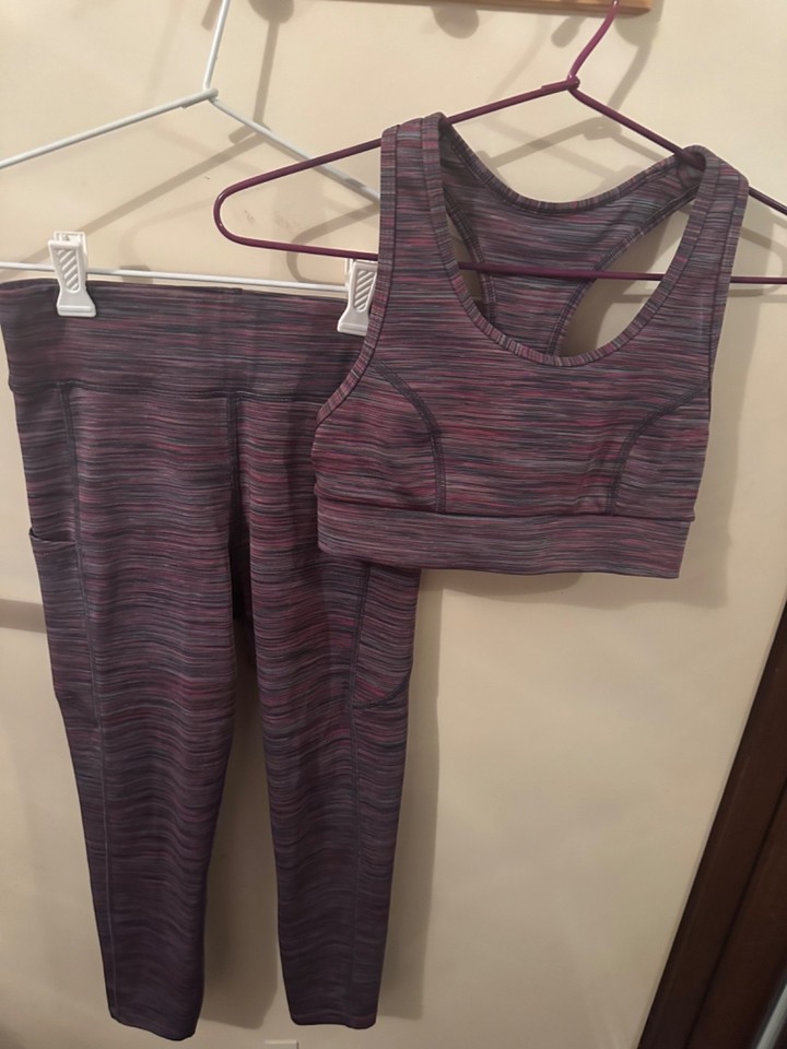 Running Bare Size 8 'Shiraz' 24" knit tight and sports bra set