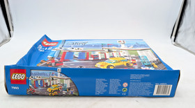 LEGO 7993 Service Station MISB New Sealed EOL City Town Vintage Octane Rare