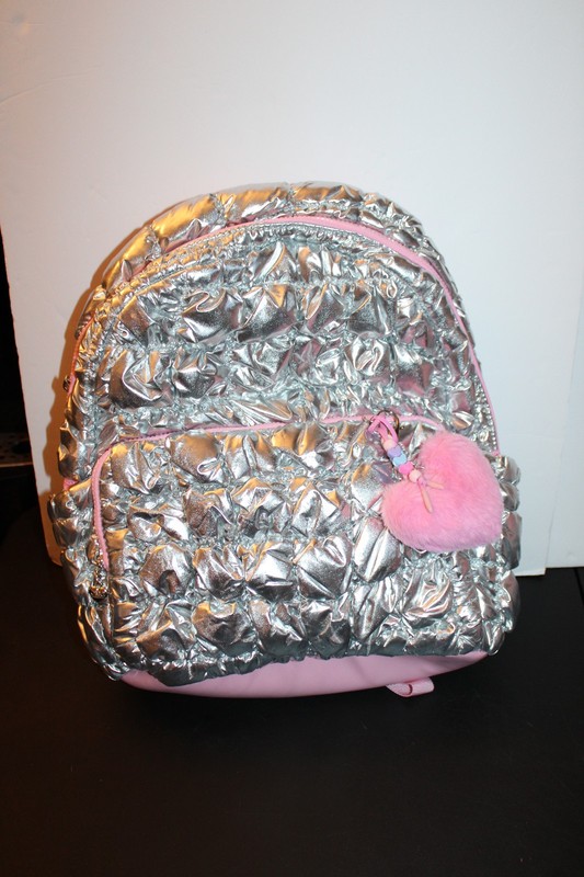 Miss Gwen's OMG Accessories Quilted Backpack - Silver & pink with heart keychain