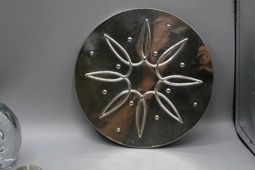 VINTAGE TOWLE STERLING SILVER FOOTED TRIVET AWAKENING PATTERN SUNBURST DOT B1