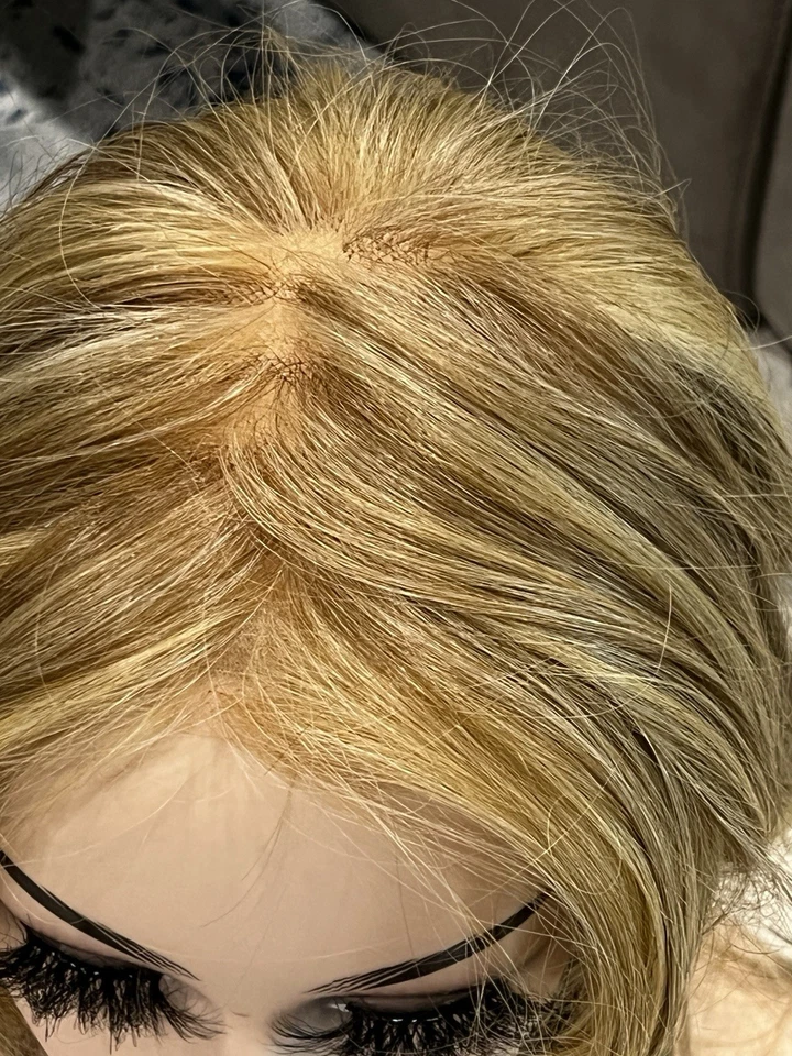 Peluca Jon Renau Mono Completamente Atada a Mano Encaje Frontal Largo Ondulado Estilo 14/26 Foto 4 de 4