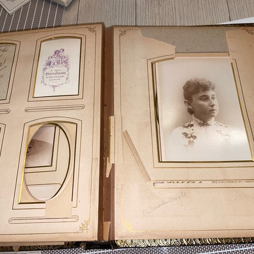 Antico album di carte armadio vittoriano del 1885 pieno di carte armadio - Foto 19 di 21
