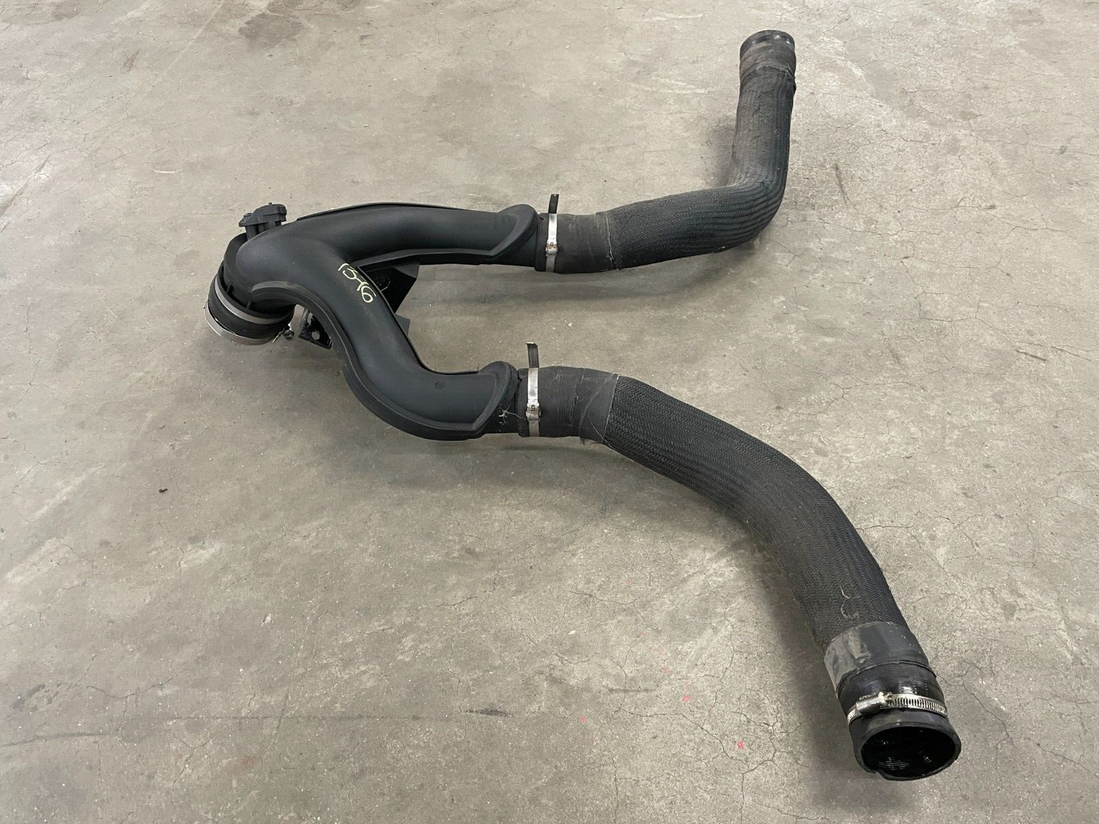 14 15 16 17 Maserati Ghibli Air Intake Intercooler Tube Duct Splitter 1376 OEM