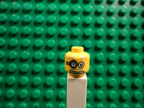 Lego Mini Figura 1 Cabeza Amarilla con Doble Cara y Ojo Pieza #1 - Imagen 2 de 2