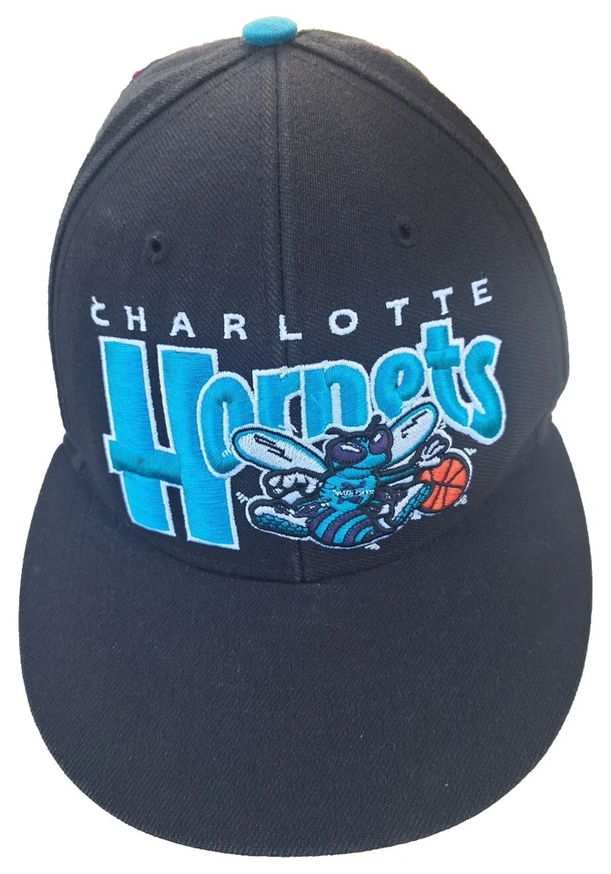 De colección Años 90 Charlotte Hornets Oficial NBA SnapBack Madera Dura Cuarenta Siete Marca Foto 4 de 4