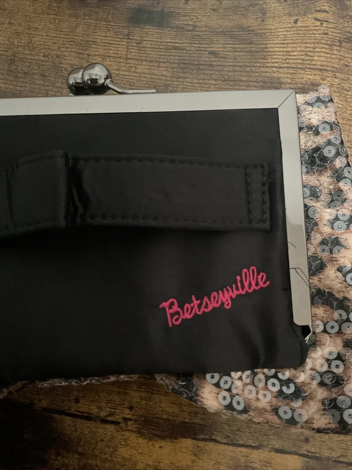 Bolso de mano Betseyville Clutch Sequence Cheetah Bow Foto 3 de 4