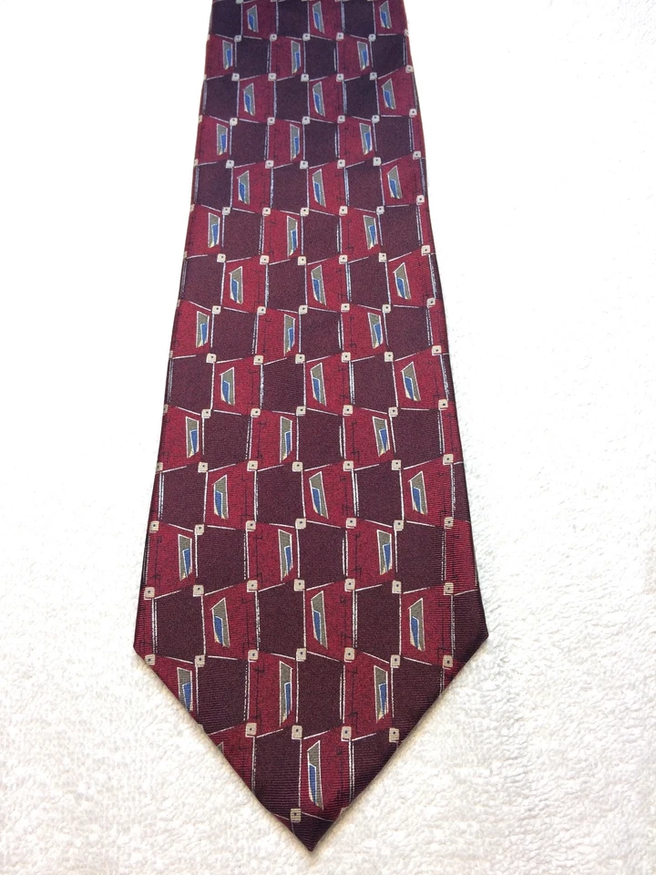 STAFFORD CORBATA HOMBRE ROJO CON PATRÓN AZUL Y RECTANGULAR 4 X 58 Foto 2 de 4