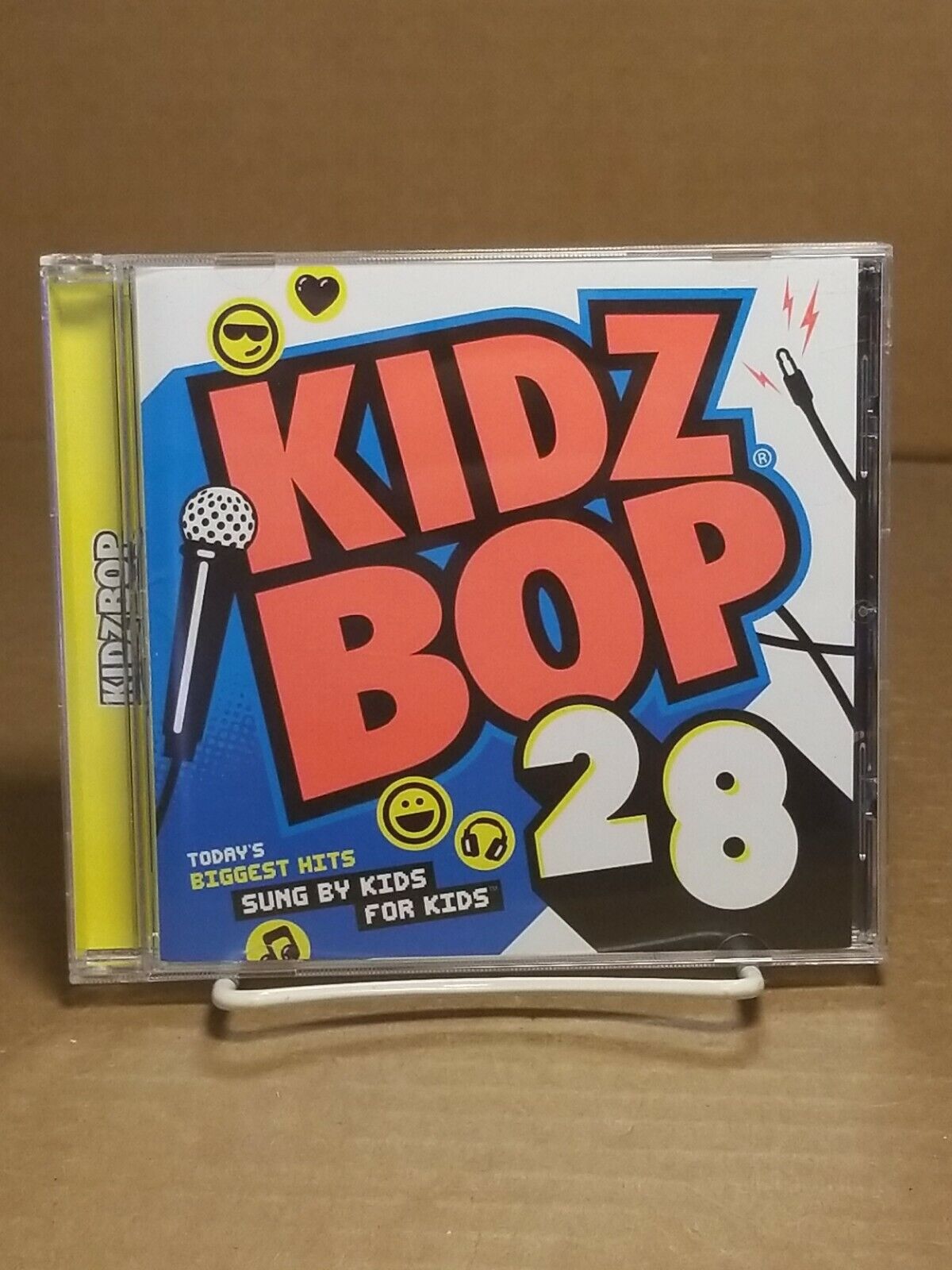 Kidz Bop 28 (Deluxe Edition) - Target Exclusive 4 extra songs Uptown Funk Blame 