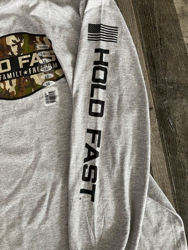 Hold Fast *Faith*Family*Freedom Long Sleeve T-shirt Size Large - Picture 4 of 6