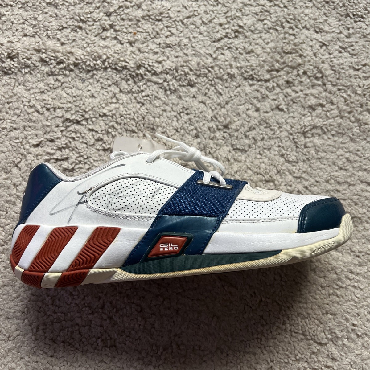 未使用品　adidas GilZero GL-AS バスケットボール シューズ Amazon.com | adidas Agent Gil Restomod Unisex Shoes Size 8.5
