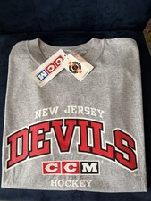 NWT New Jersey Devils Hockey T-Shirt Size Large Gray