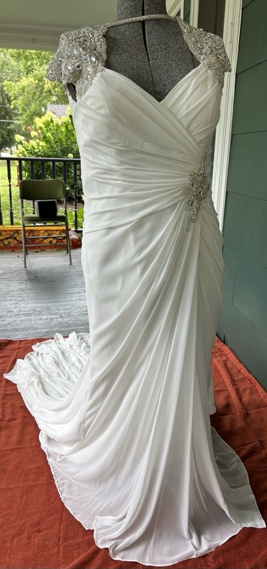 Sottero Midgley Wedding Dress Size 16 White Ruched Beaded Rhinestone Cap Sleeves