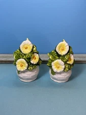 Vintage Lefton China/Porcelain Spring Daisy Flower Salt & Pepper Shaker Set